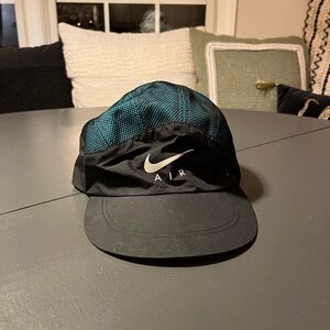 Nike Supreme Running Hat